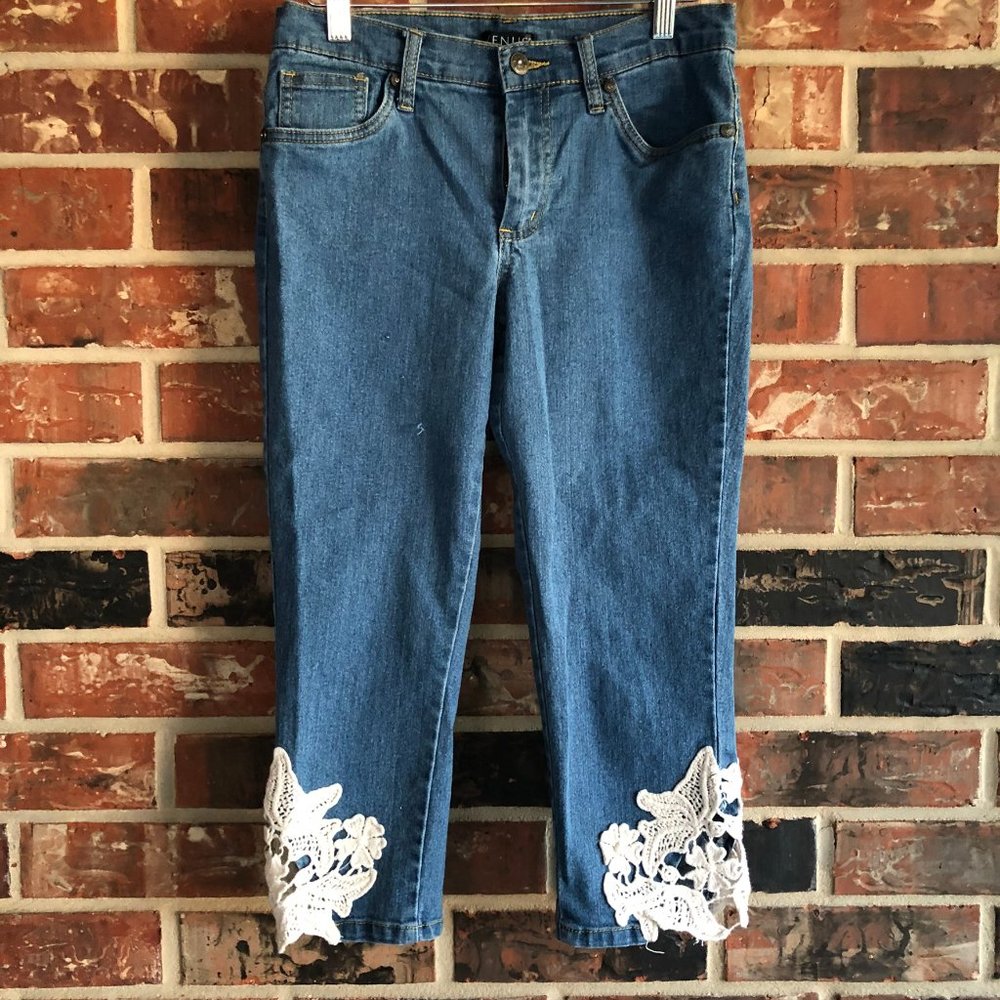 Venus Women's Size 4 Crocheted Denim Capris